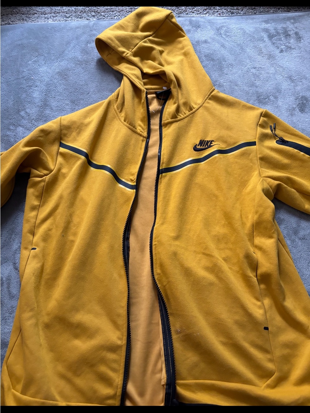 Nike Men’s Mustard Yellow Full-Zip Hooded Performance Jacket